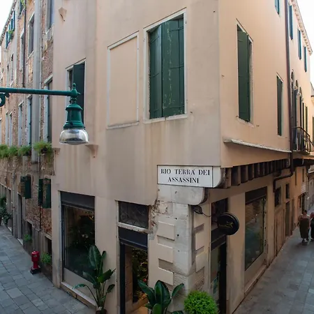 Veneziano Apartament *